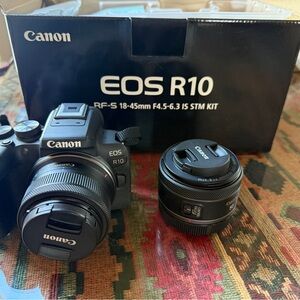 LIKE NEW: Canon EOS R10 Mirrorless Camera with 2 lenses, 18-24mm and 50mm